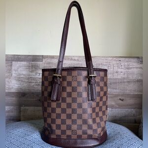 LOUIS VUITTON Damier Ebene Marais Bucket